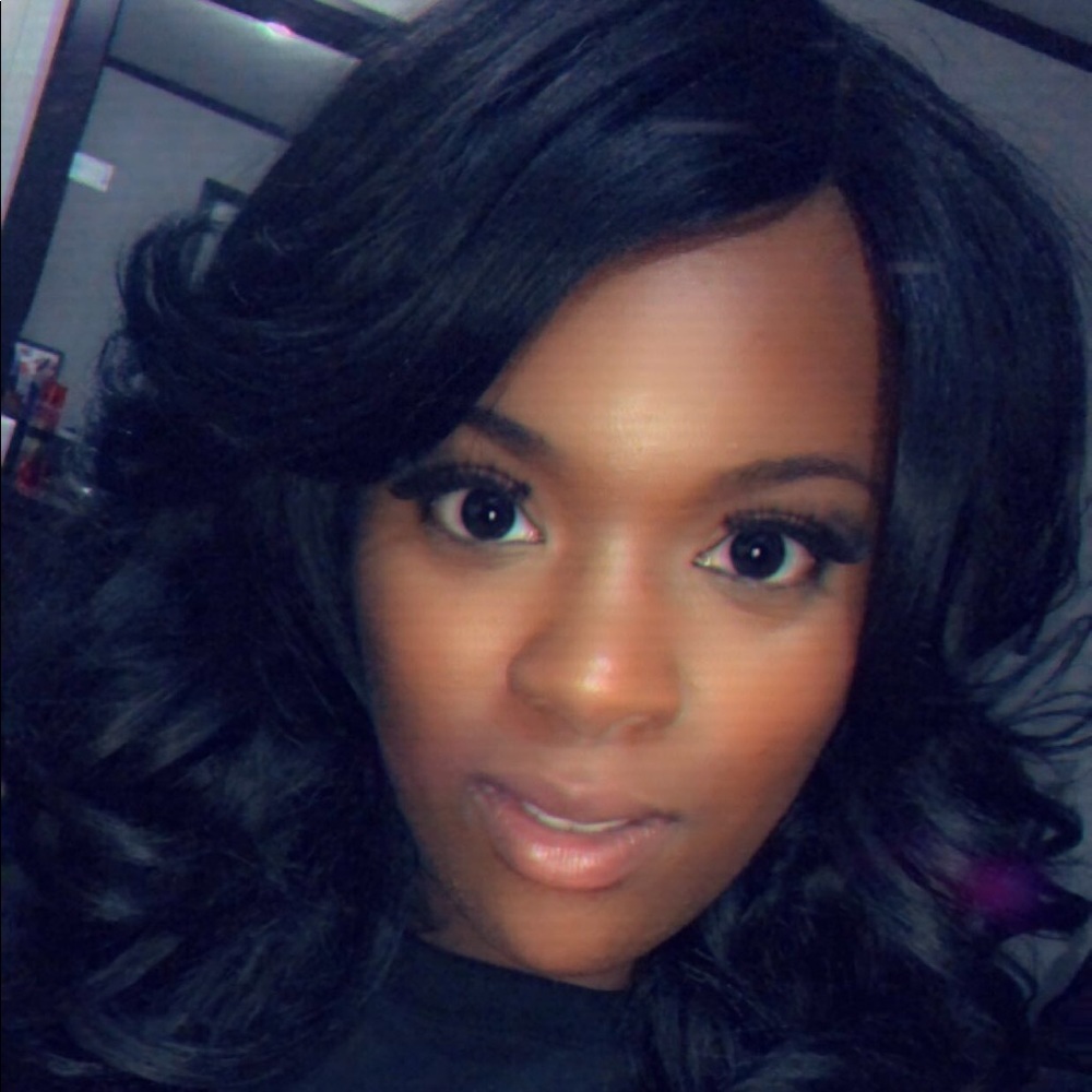 Meet your Posher, Candice